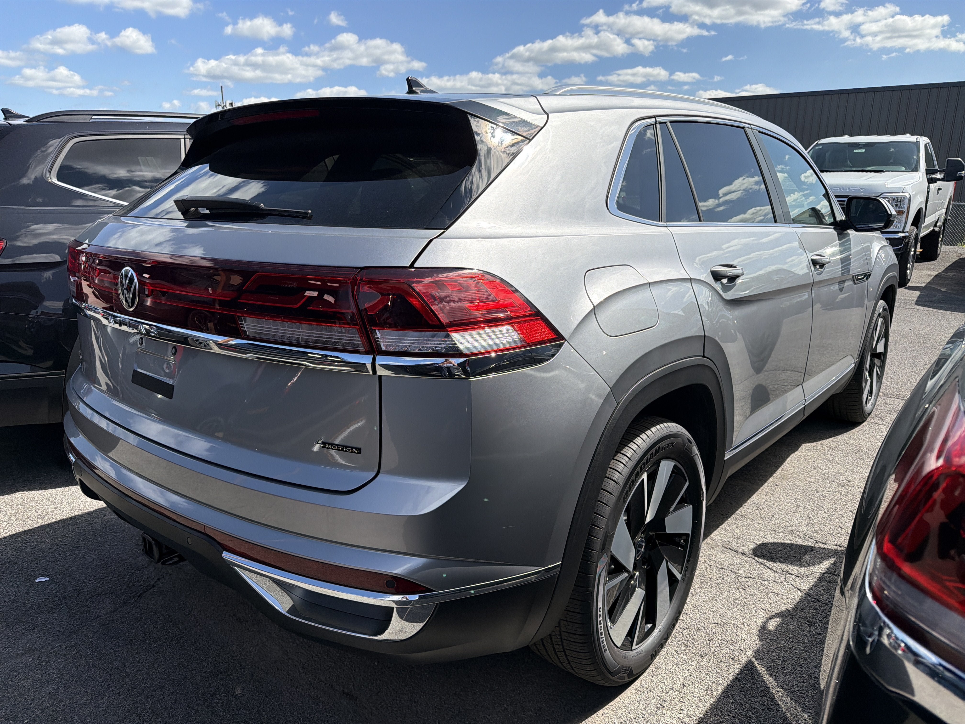 New 2026 Volkswagen Atlas Cross Sport SEL AWD/4WD image 6