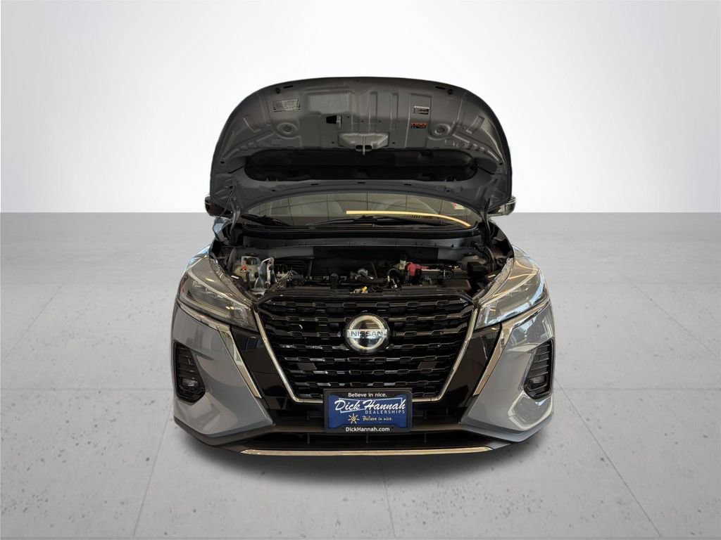 Used 2021 Nissan Kicks SR w/ SR Premium Package FWD image 4