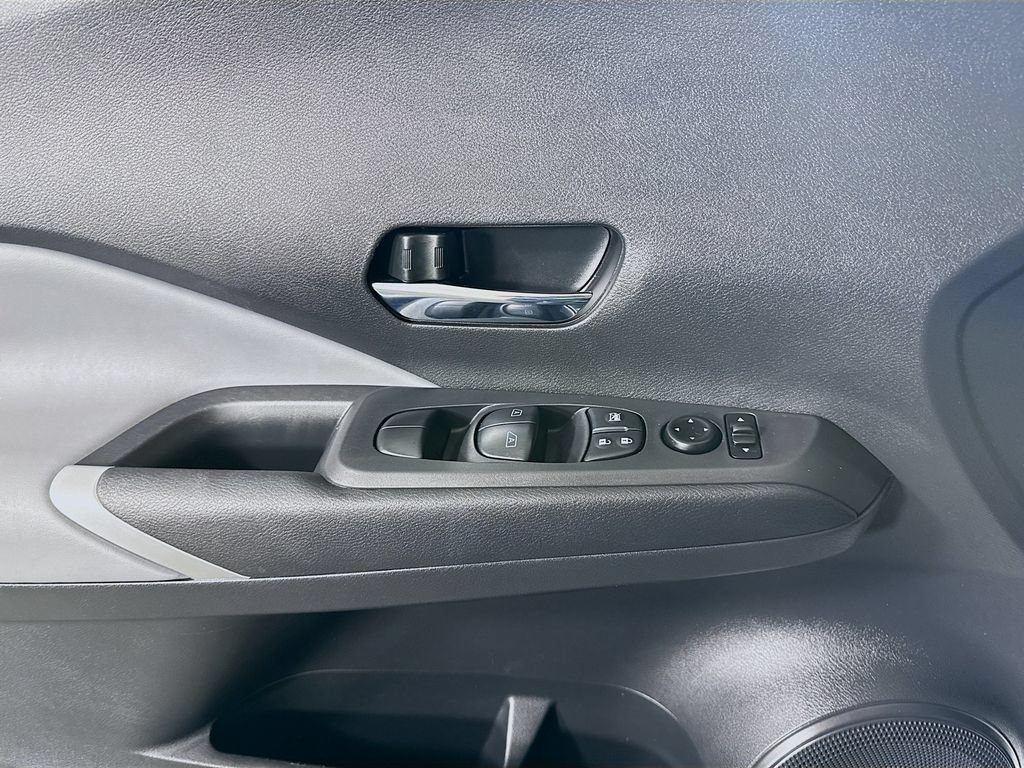Certified 2023 Nissan Kicks SR w/ SR Premium Package FWD image 22