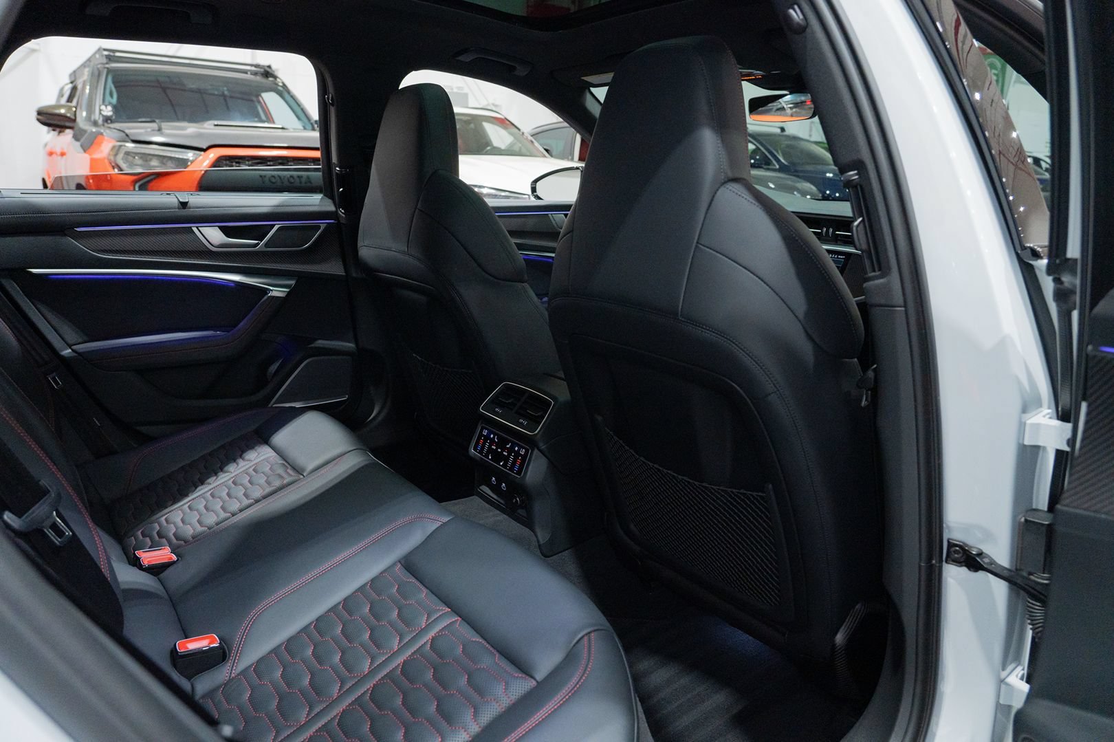 Used 2023 Audi RS 6 AWD/4WD image 37