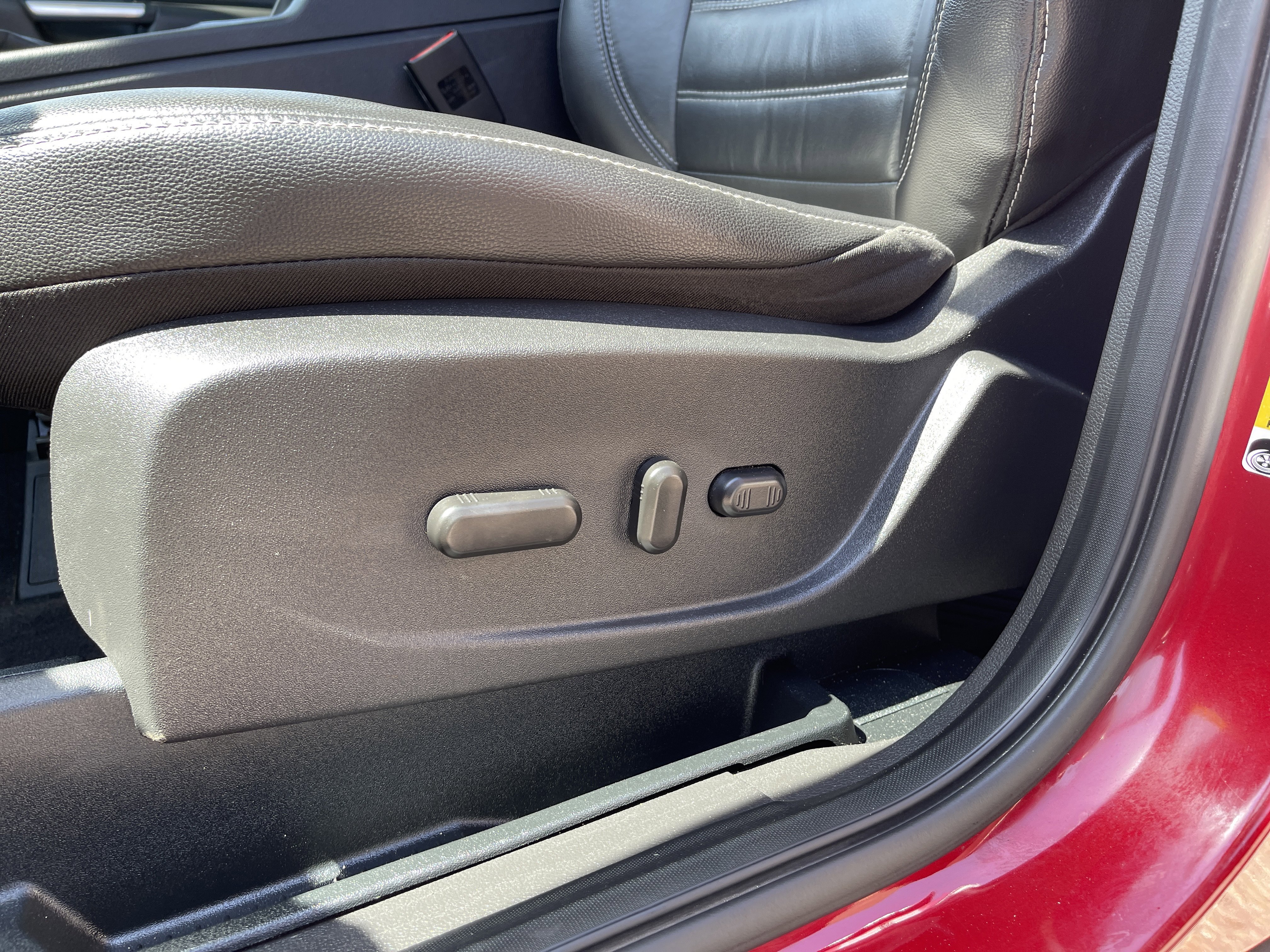 Used 2017 Ford Escape Titanium AWD/4WD image 12