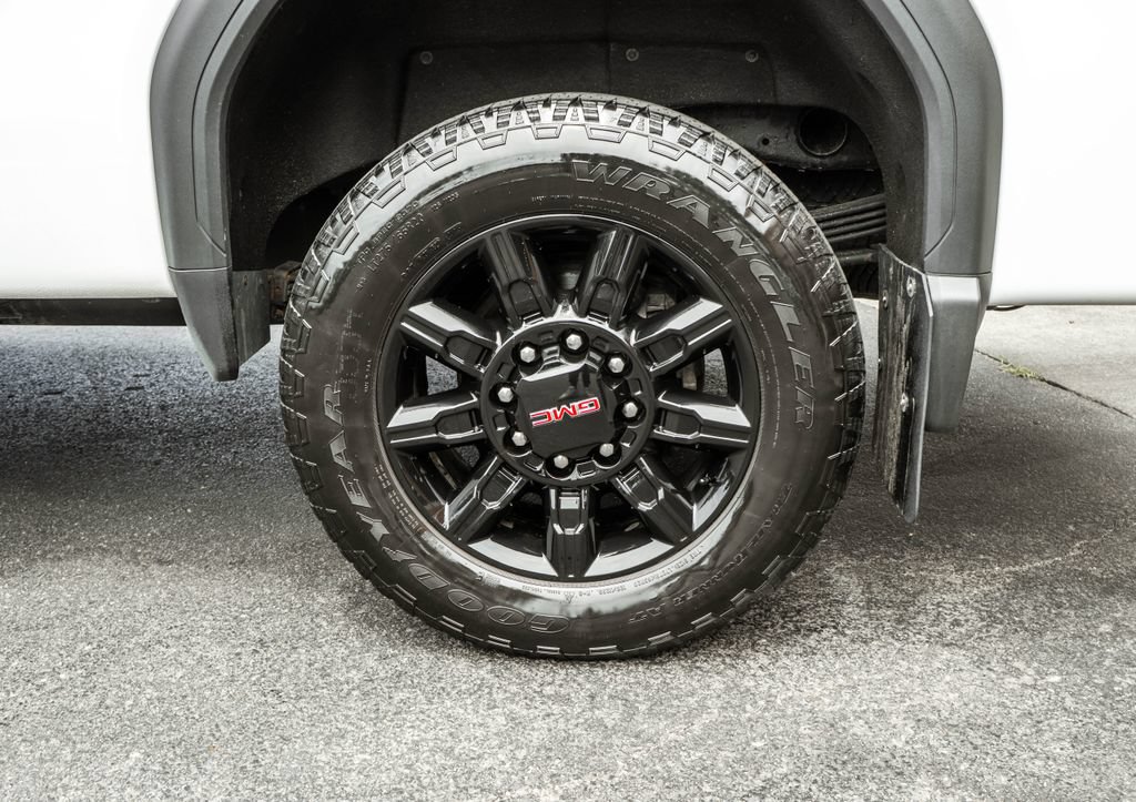 Used 2024 GMC Sierra 2500 AT4 w/ AT4 Preferred Package AWD/4WD image 30