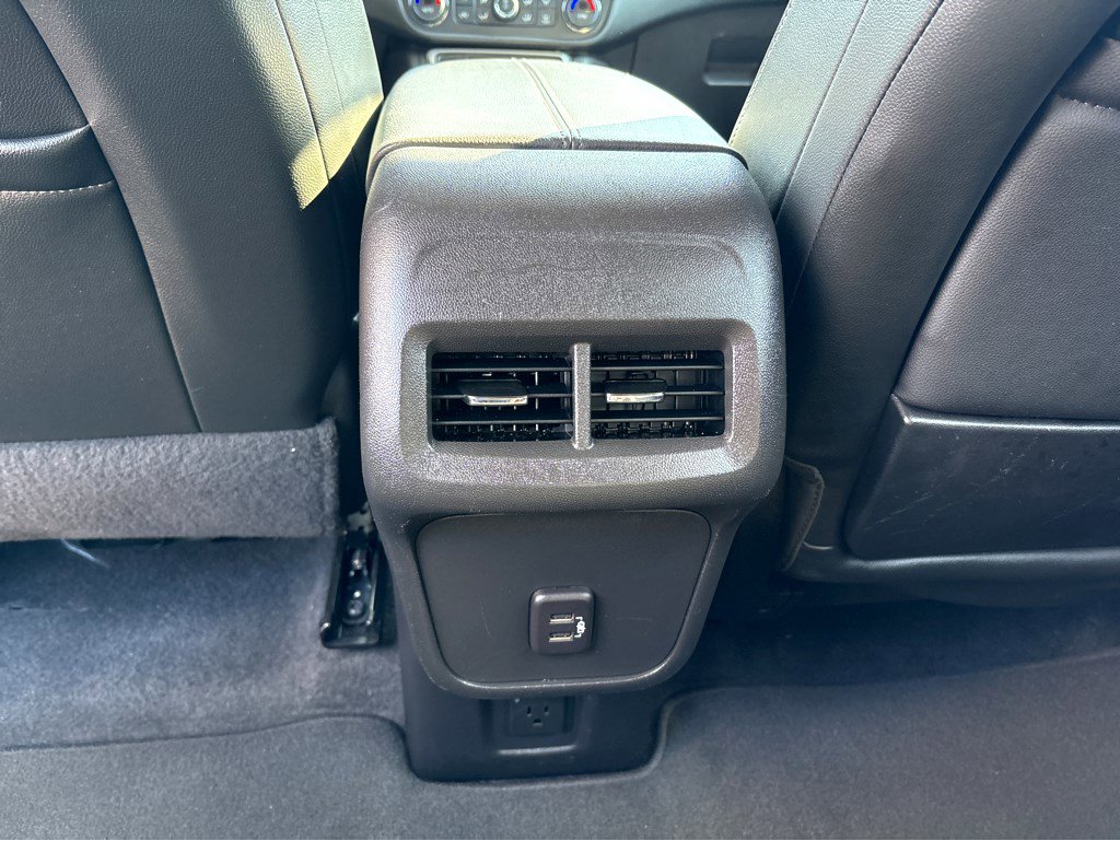 Used 2023 GMC Terrain SLT image 25