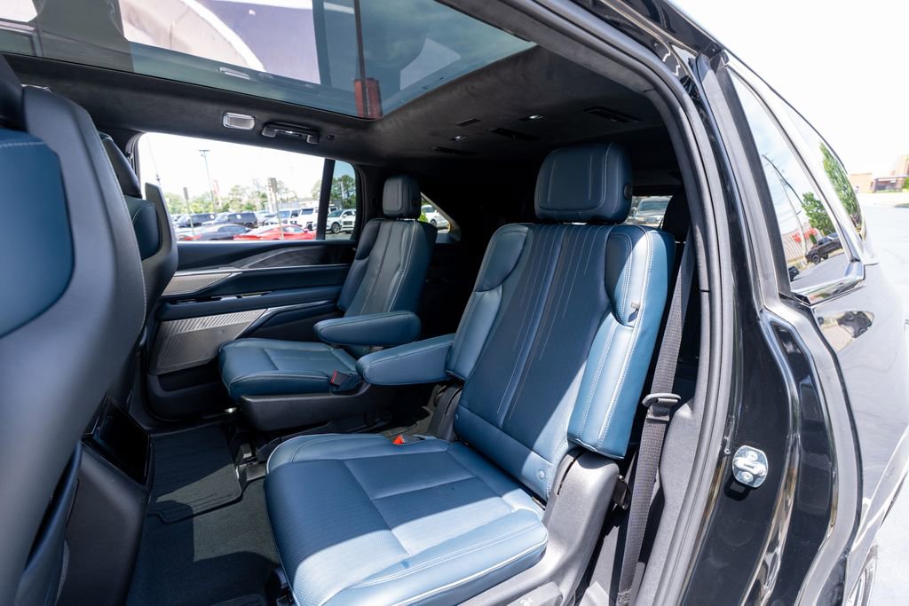 Used 2025 Cadillac Escalade IQ Luxury 2 w/ LPO, Premium Carpet Package AWD/4WD image 52