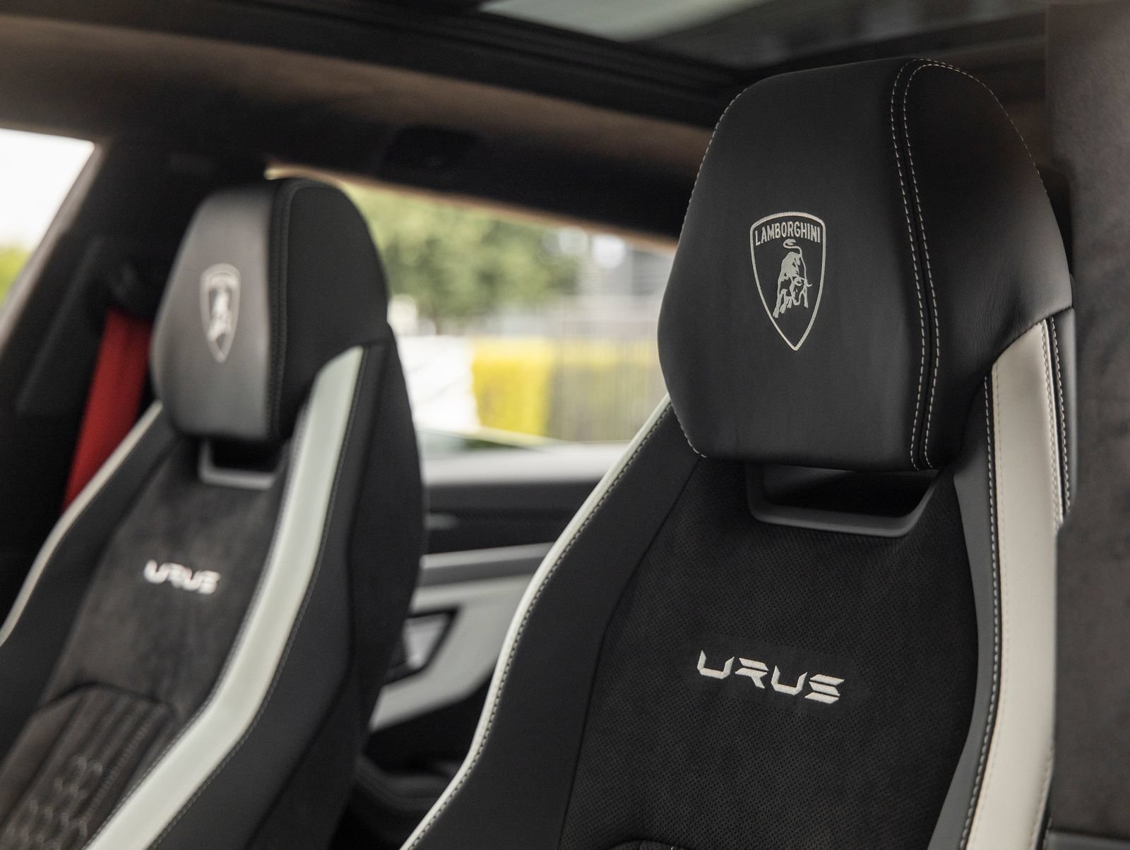 Used 2024 Lamborghini Urus S AWD/4WD image 25
