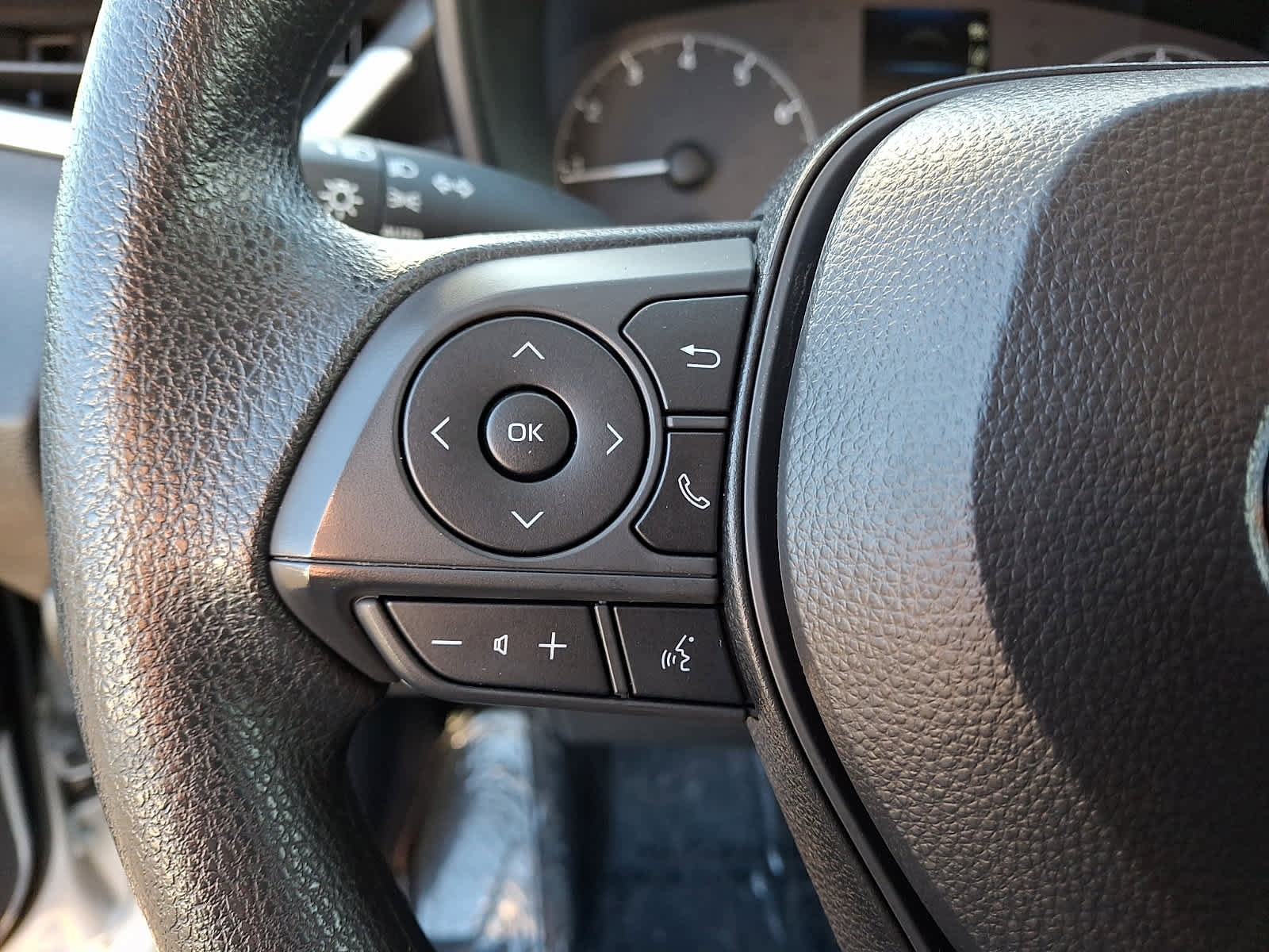 Used 2025 Toyota Corolla LE image 23