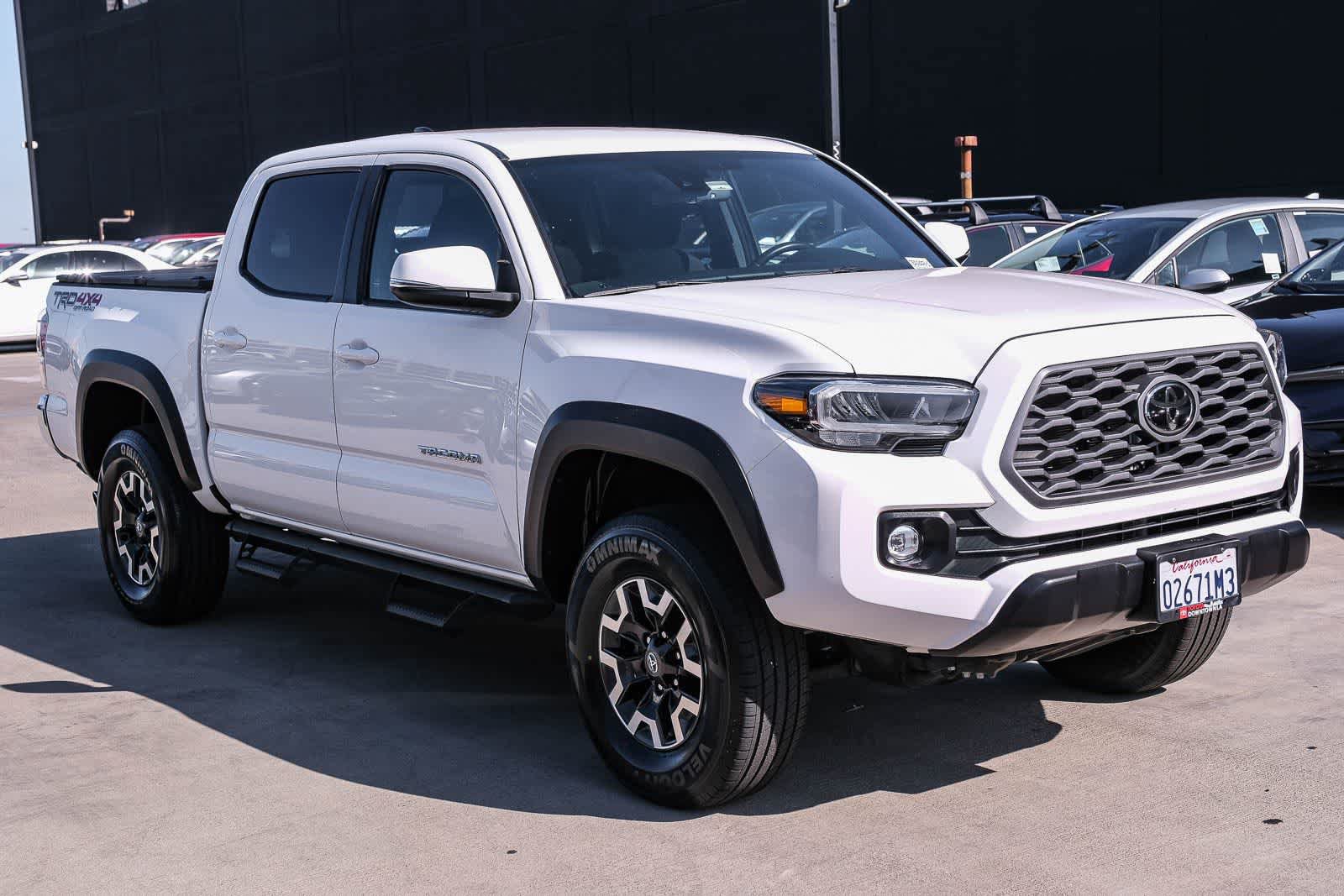 Certified 2022 Toyota Tacoma TRD Off-Road AWD/4WD image 3