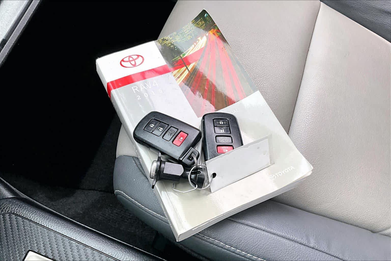 Used 2015 Toyota RAV4 Limited w/ Technology Package FWD image 15