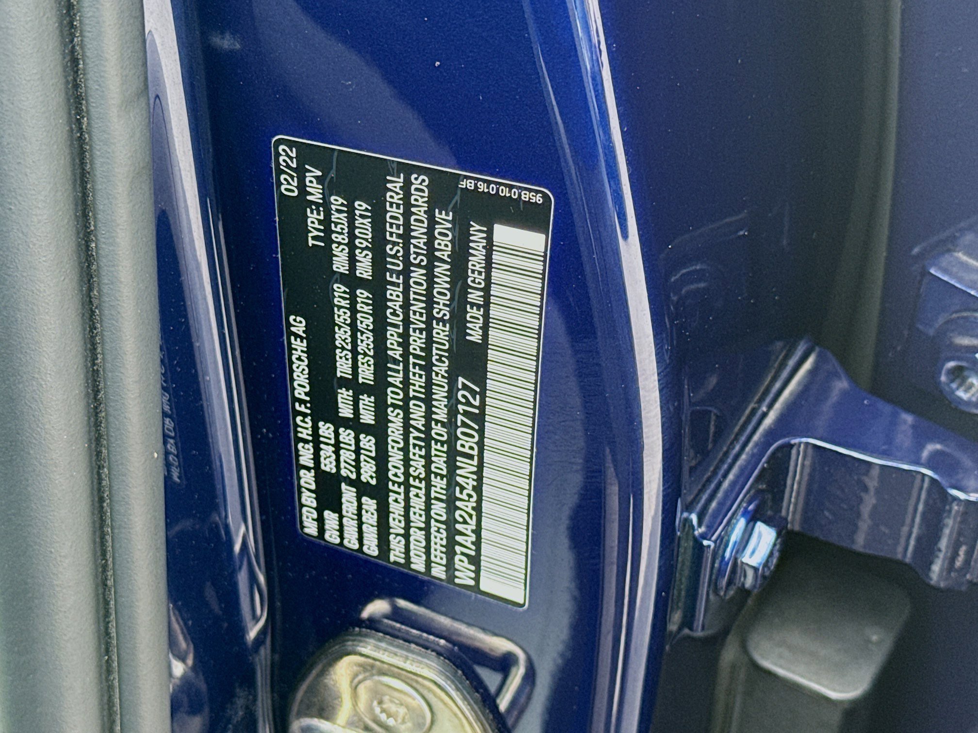 Used 2022 Porsche Macan w/ Premium Package Plus image 36