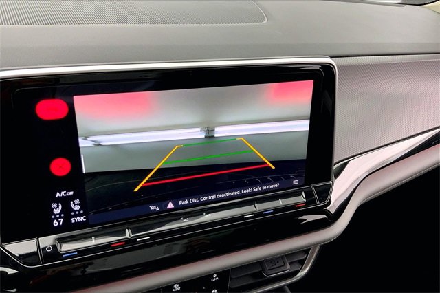 Used 2025 Volkswagen Atlas Peak Edition SE image 21