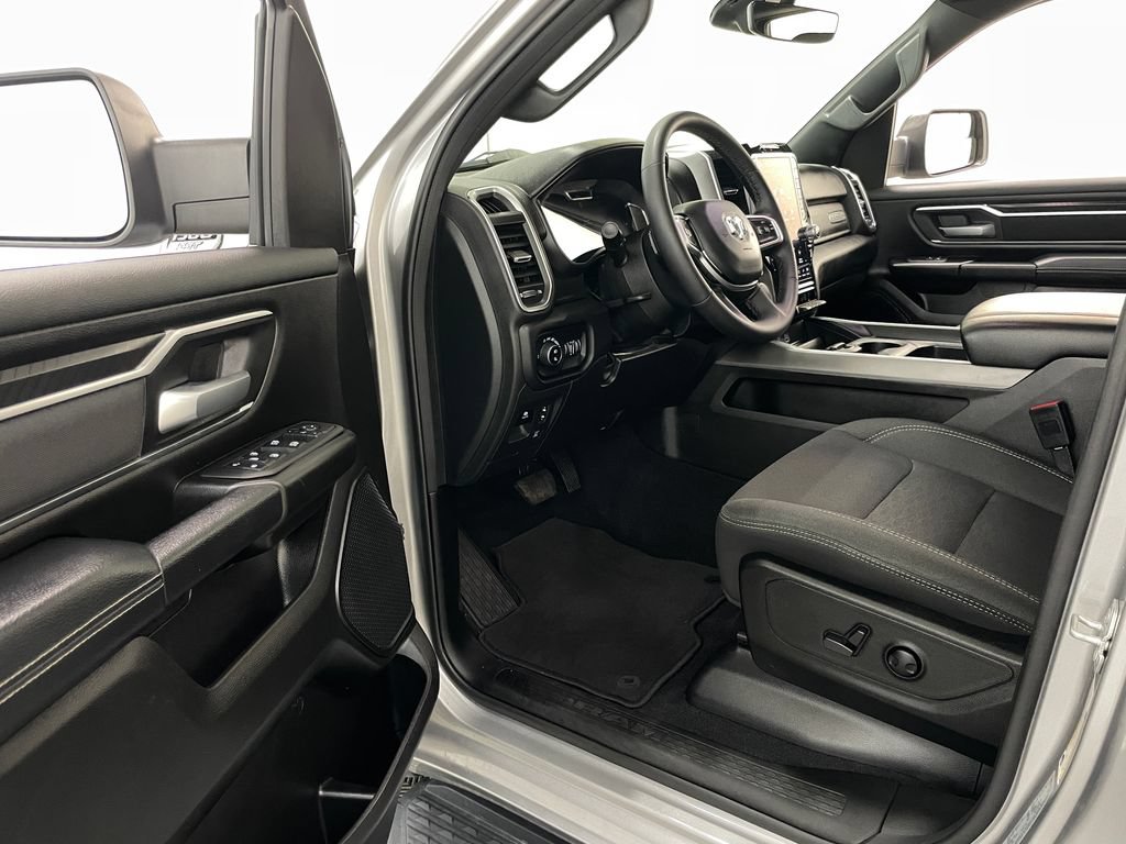 Used 2025 RAM 1500 Big Horn AWD/4WD image 23