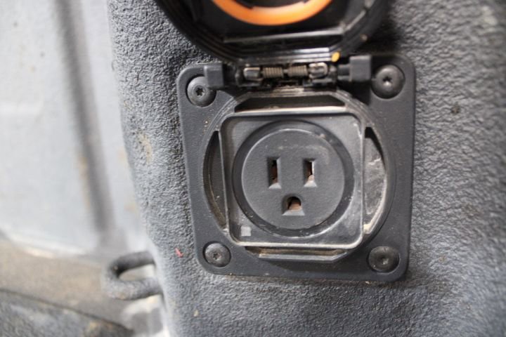 Used 2024 GMC Sierra 2500 SLT w/ SLT Convenience Package image 49