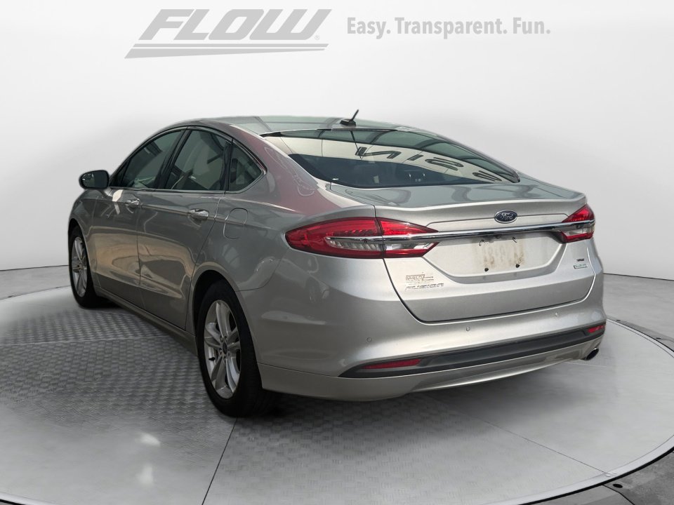 Used 2018 Ford Fusion SE w/ Fusion SE Technology Package image 5