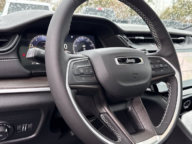 New 2026 Jeep Grand Cherokee L Limited w/ Limited Altitude Package AWD/4WD image 18