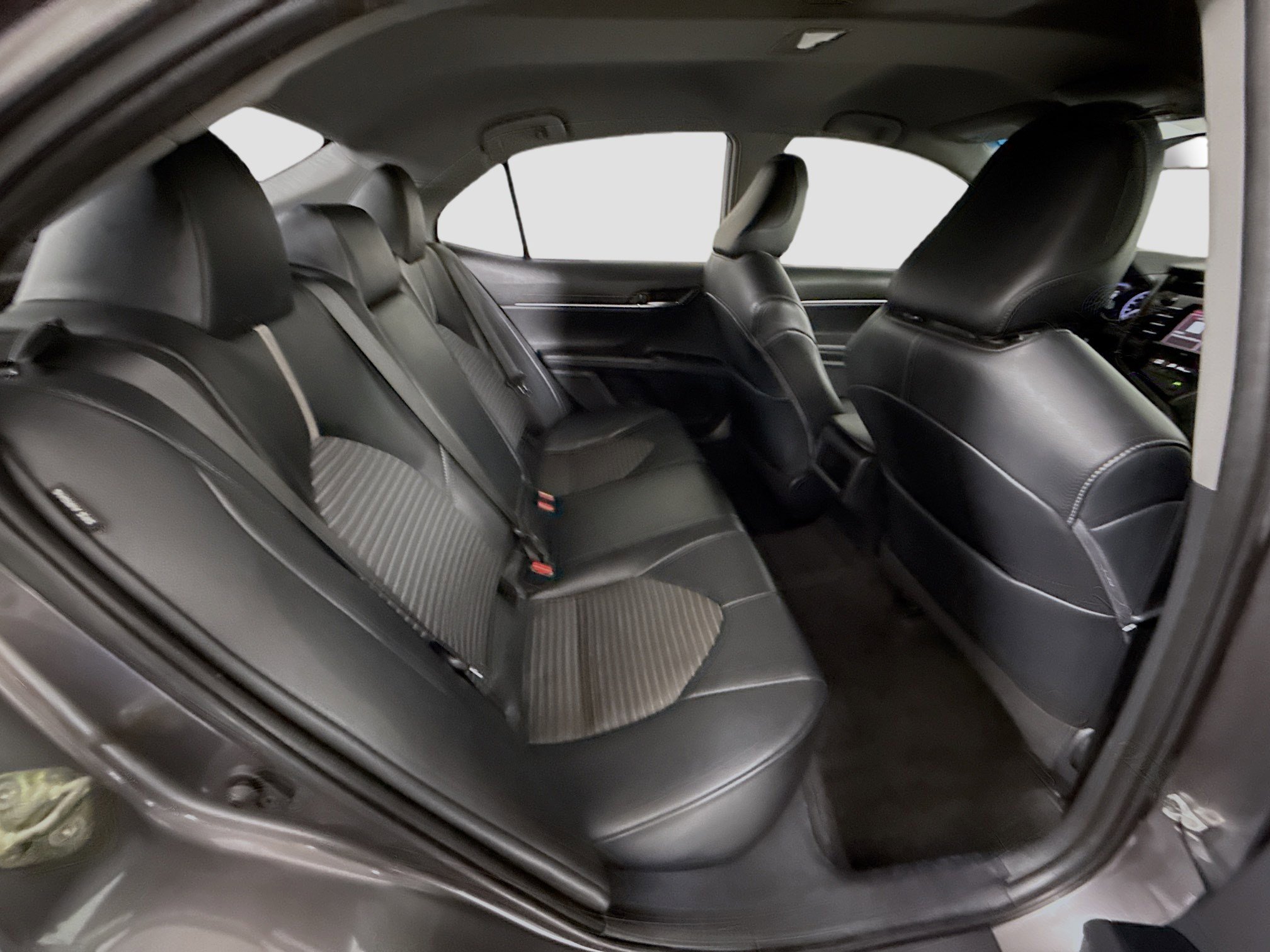 Used 2020 Toyota Camry SE FWD image 26