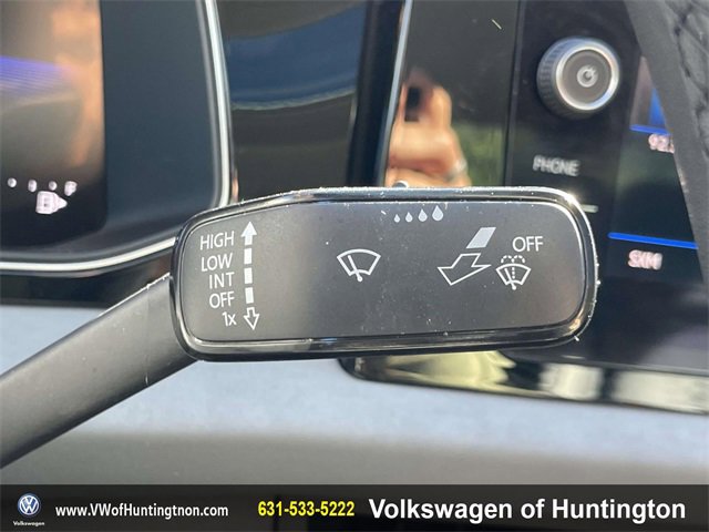 Certified 2025 Volkswagen Jetta SE w/ Sunroof Package image 22