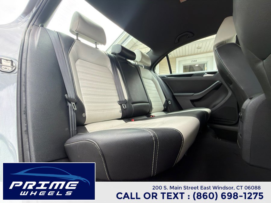 Used 2015 Volkswagen Jetta Sport FWD image 15