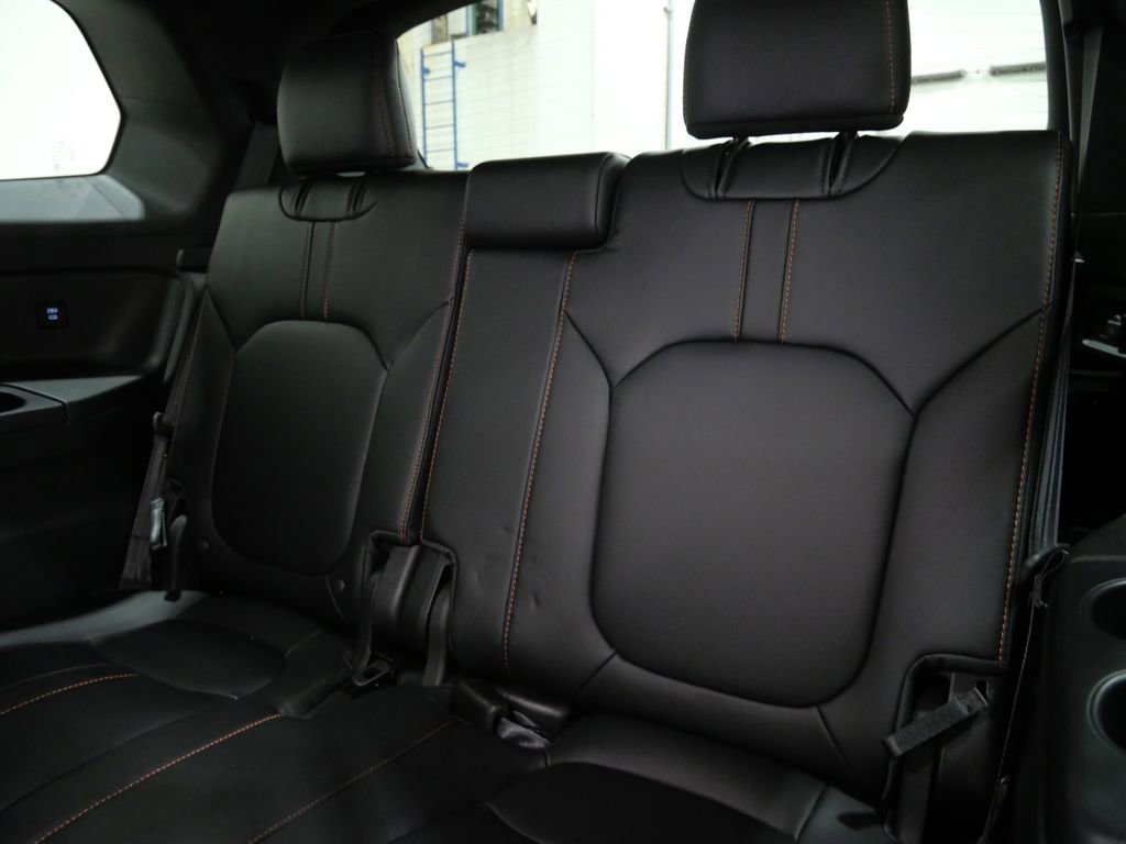Used 2025 Honda Pilot TrailSport image 26