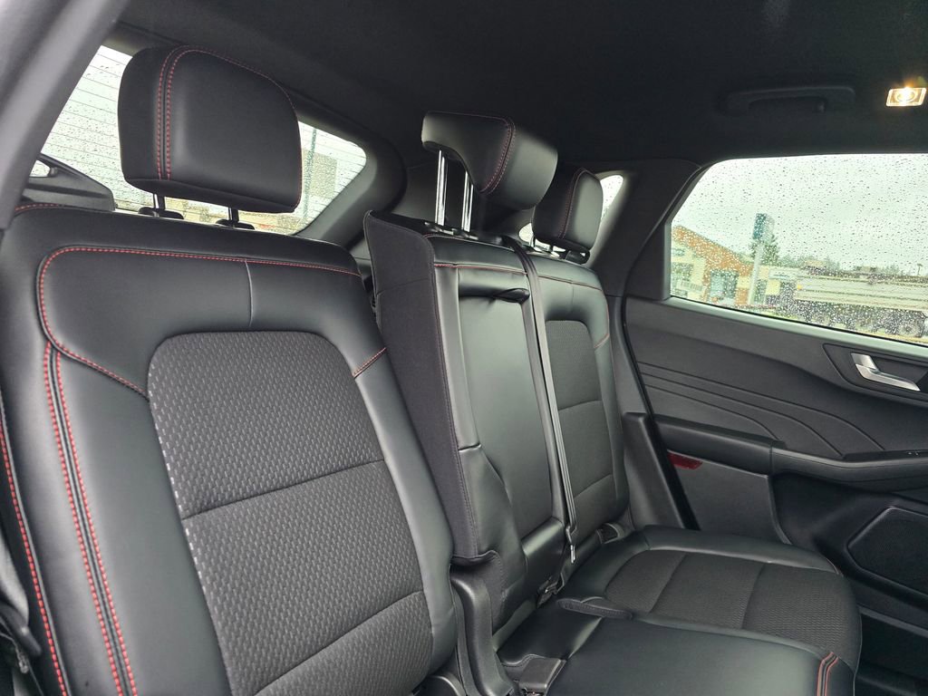 Used 2025 Ford Escape ST-Line image 12