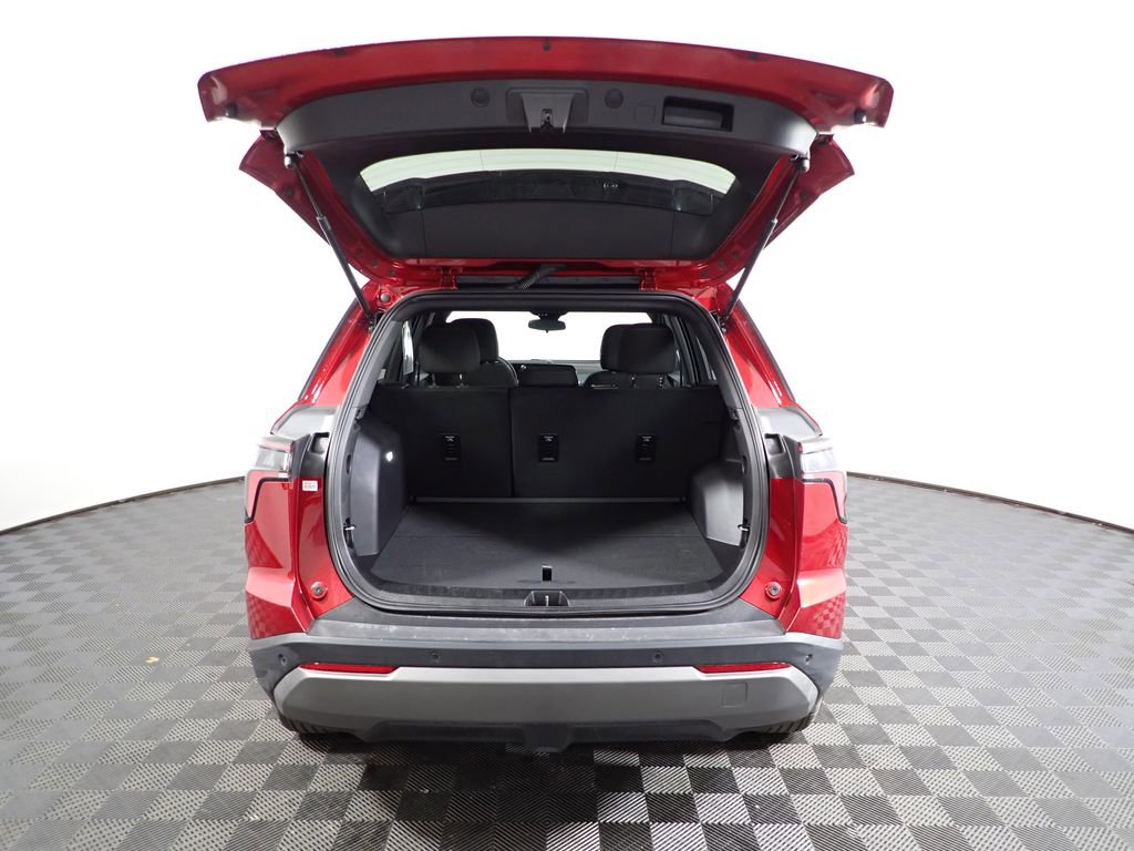 Used 2026 Chevrolet Equinox LT image 15