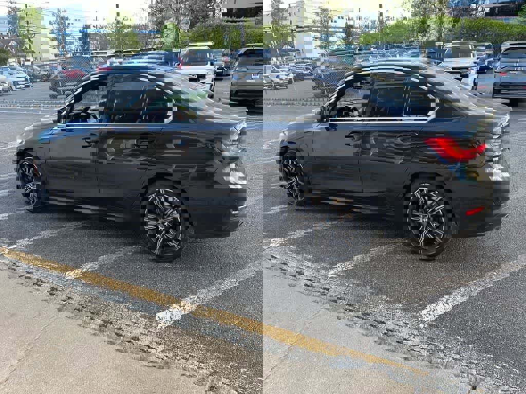 Used 2021 BMW 330e xDrive w/ Premium Package image 28