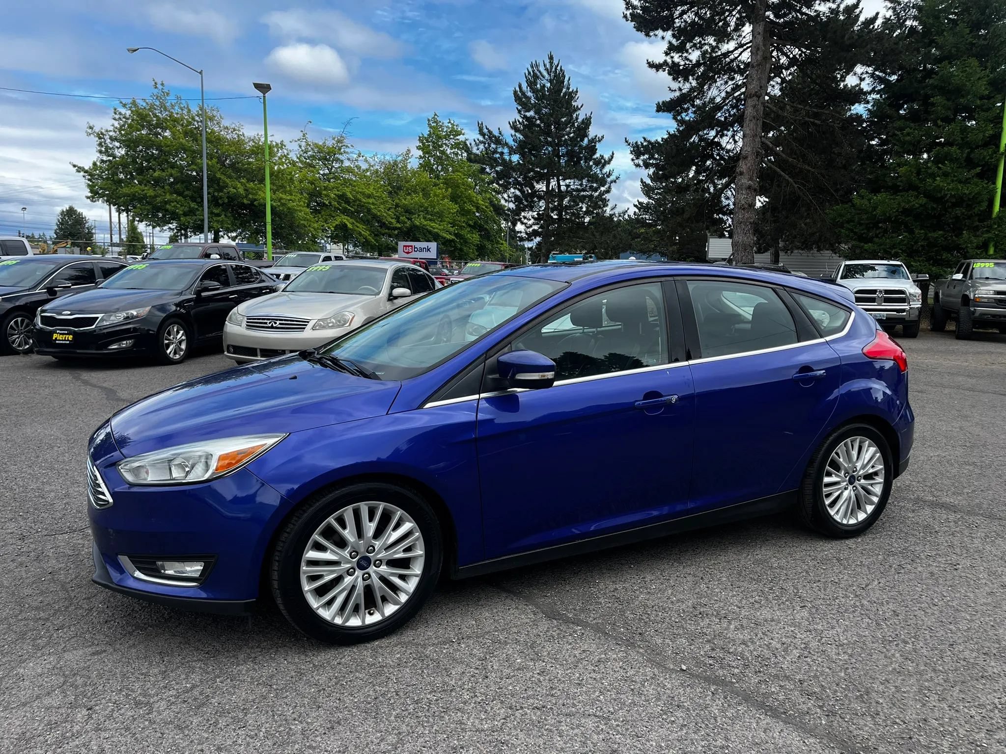 Used 2015 Ford Focus Titanium w/ Titanium Cold Weather Package FWD image 7