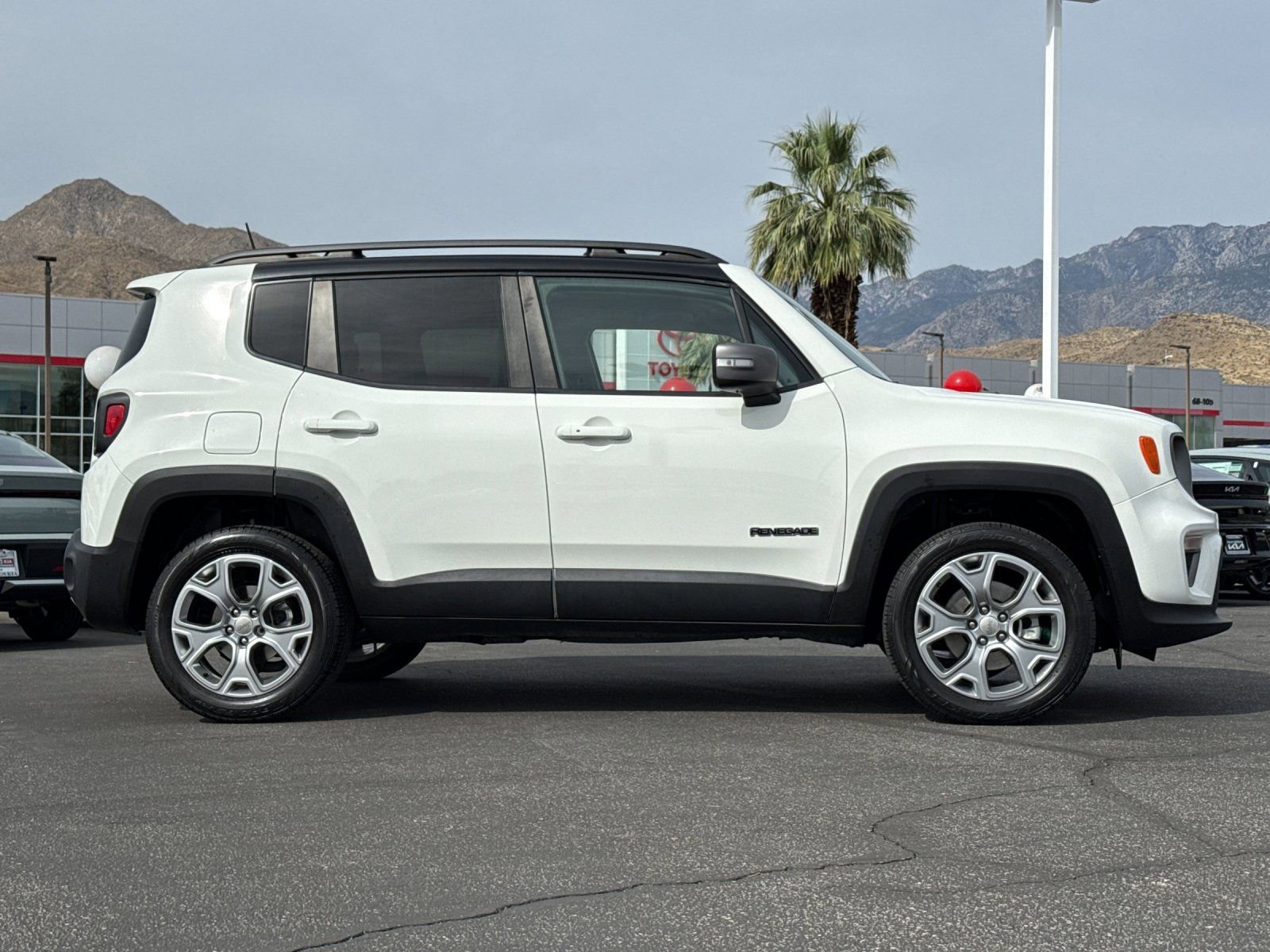 Used 2019 Jeep Renegade Limited w/ UConnect 8.4 Nav Group AWD/4WD video 2