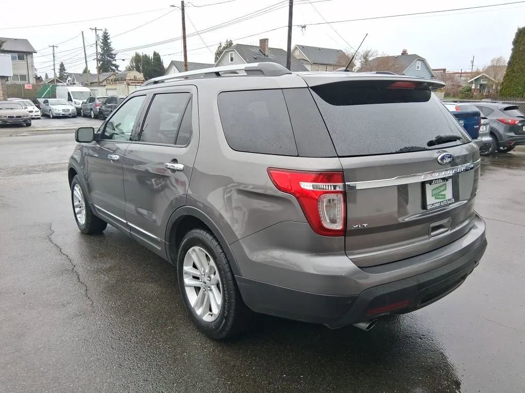 Used 2012 Ford Explorer XLT FWD image 5