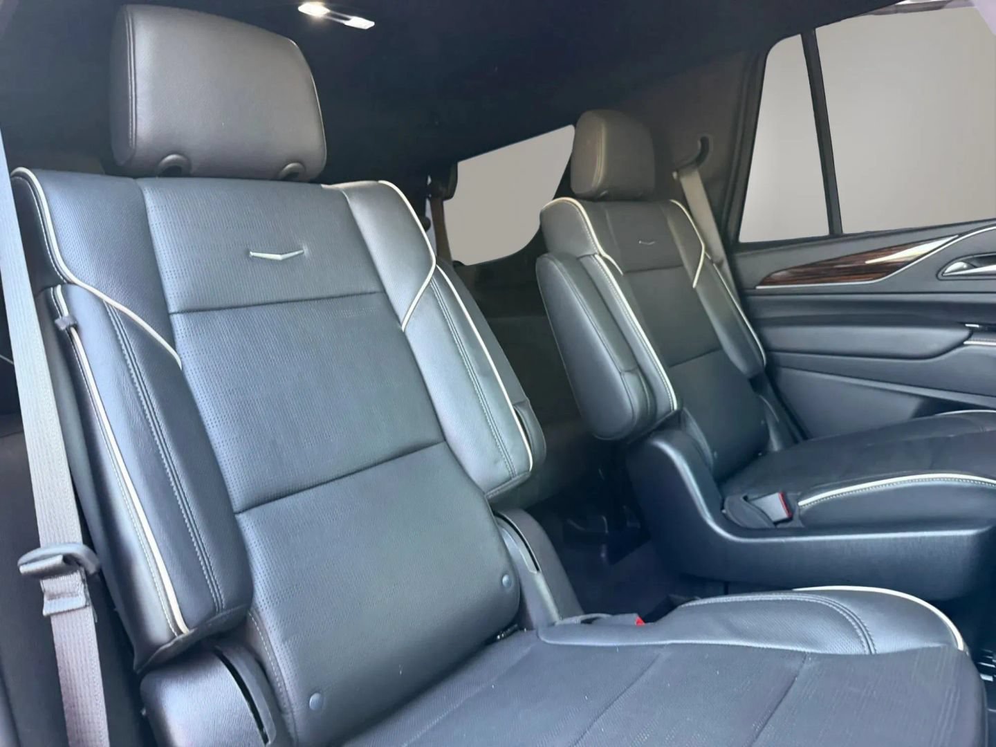 Used 2023 Cadillac Escalade Premium Luxury RWD image 21