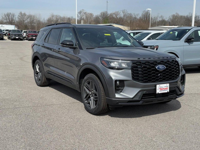 New 2026 Ford Explorer ST-Line w/ ST-Line Street Pack AWD/4WD image 2