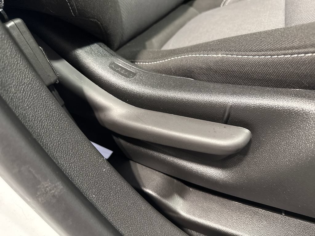 Used 2023 Chevrolet Blazer LT FWD image 30