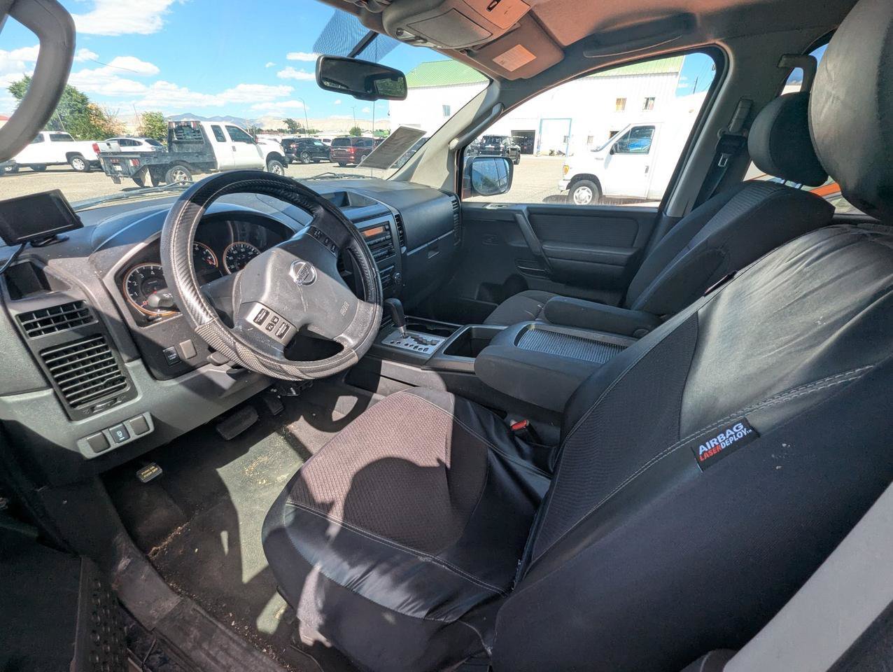 Used 2011 Nissan Titan SV w/ SV Value Truck Pkg AWD/4WD image 5