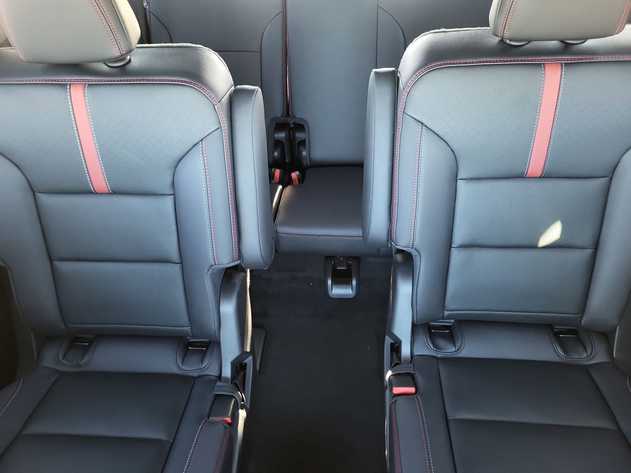 New 2026 Chevrolet Traverse RS image 13