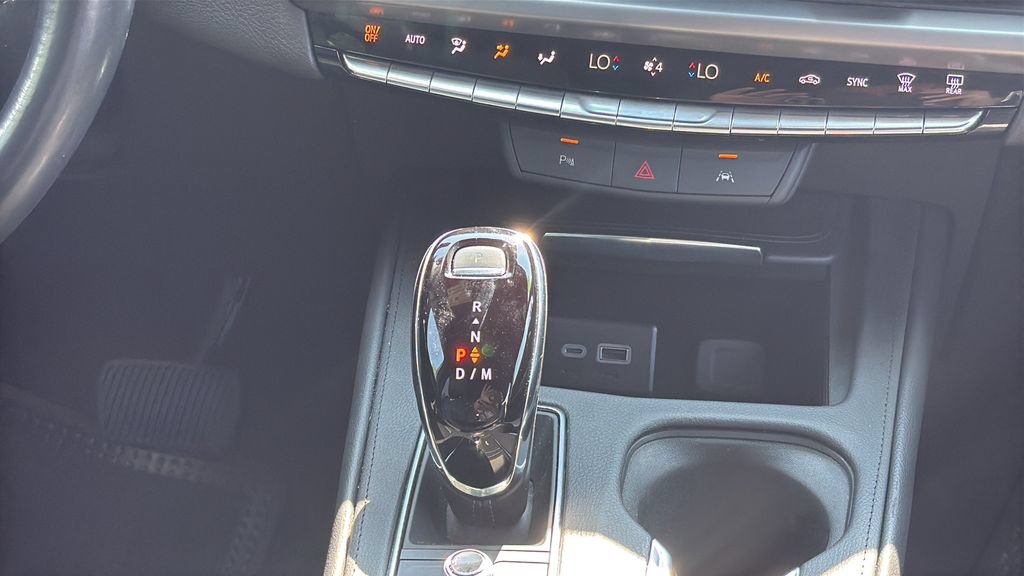 Used 2024 Cadillac XT4 Premium Luxury AWD/4WD image 18