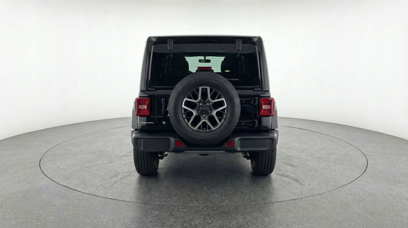 Used 2025 Jeep Wrangler Sahara image 7