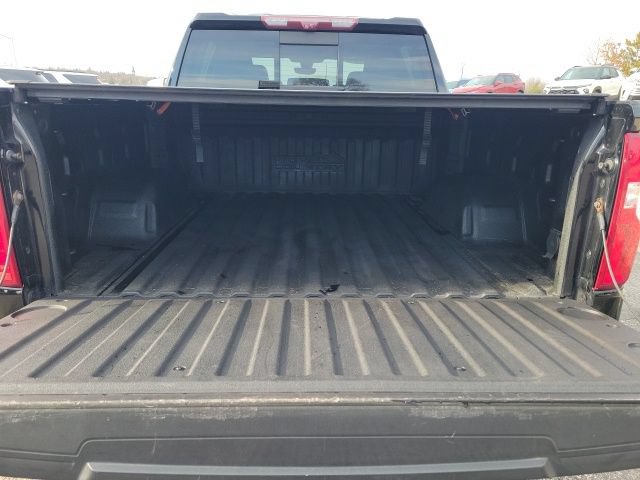 Used 2020 Chevrolet Silverado 1500 High Country w/ Technology Package AWD/4WD image 24