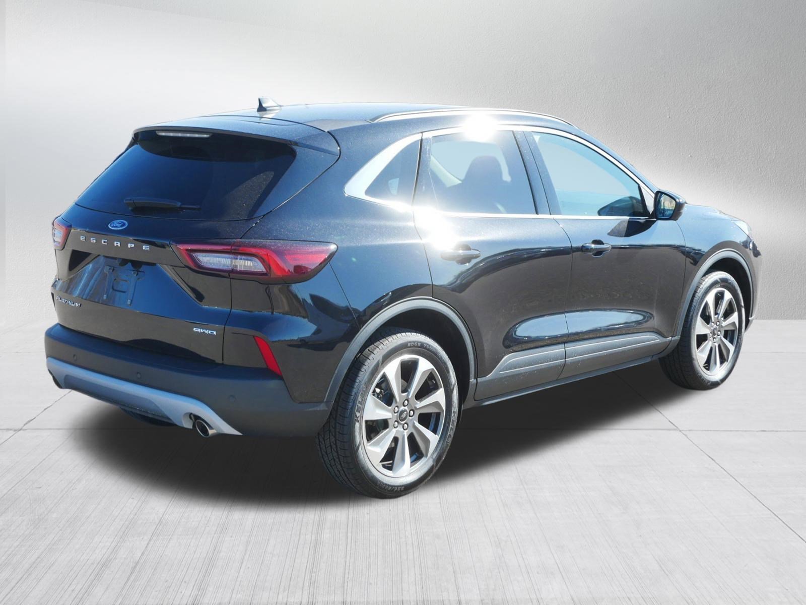 Used 2023 Ford Escape Platinum image 7