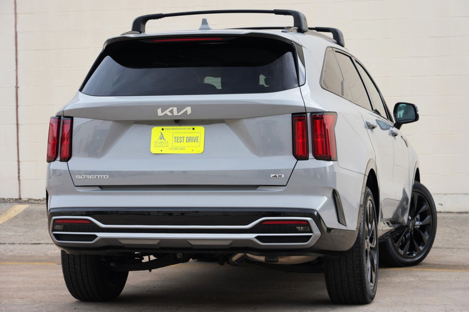 Used 2023 Kia Sorento SX AWD/4WD image 4
