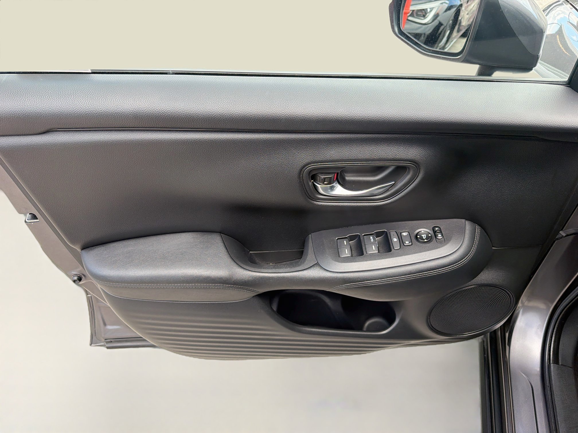 Used 2024 Honda HR-V LX image 19