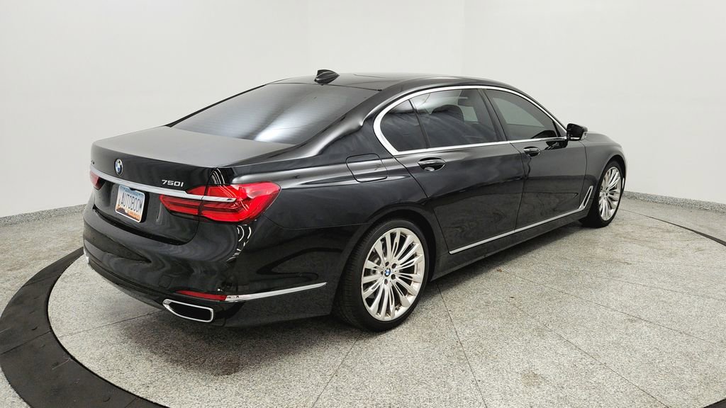 Used 2018 BMW 750i xDrive image 5