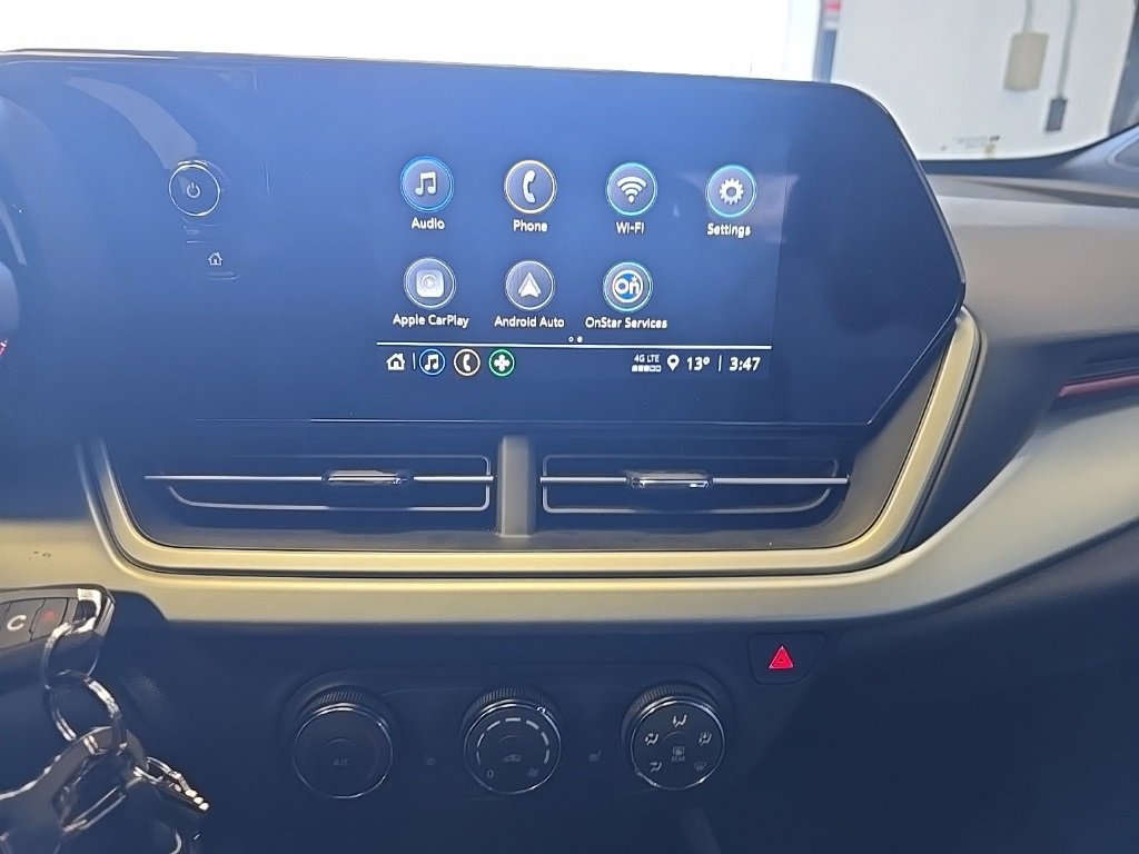 Used 2025 Chevrolet Trax RS w/ Driver Confidence Package image 8