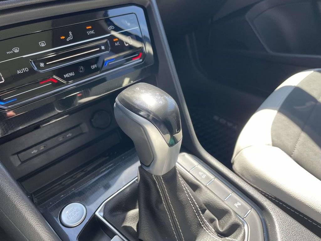 Used 2025 Volkswagen Taos SE FWD image 30