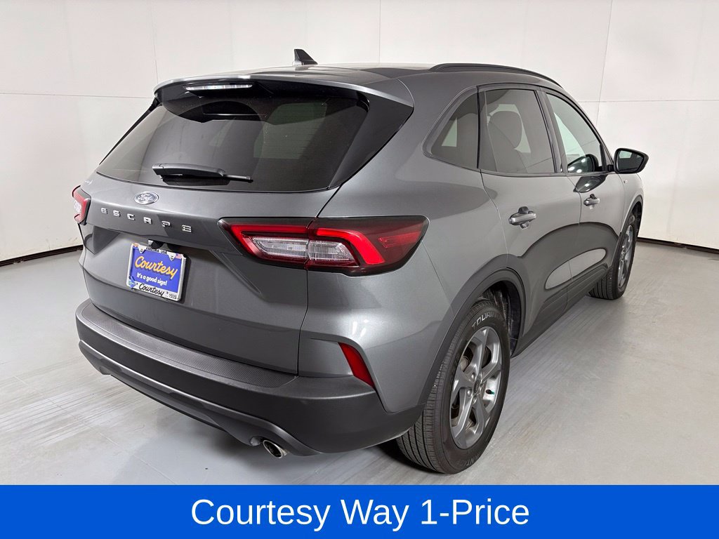 Used 2025 Ford Escape ST-Line FWD image 11
