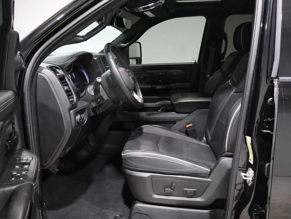 Used 2025 RAM 3500 Limited image 13