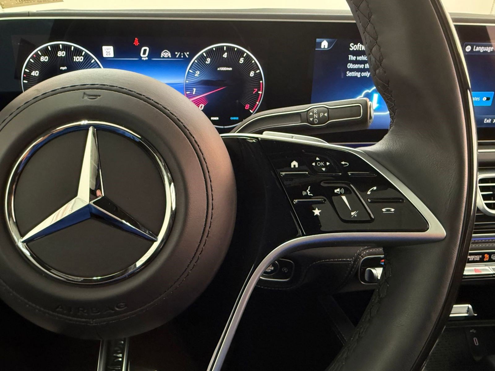 Certified 2025 Mercedes-Benz Maybach GLS 600 4MATIC image 27