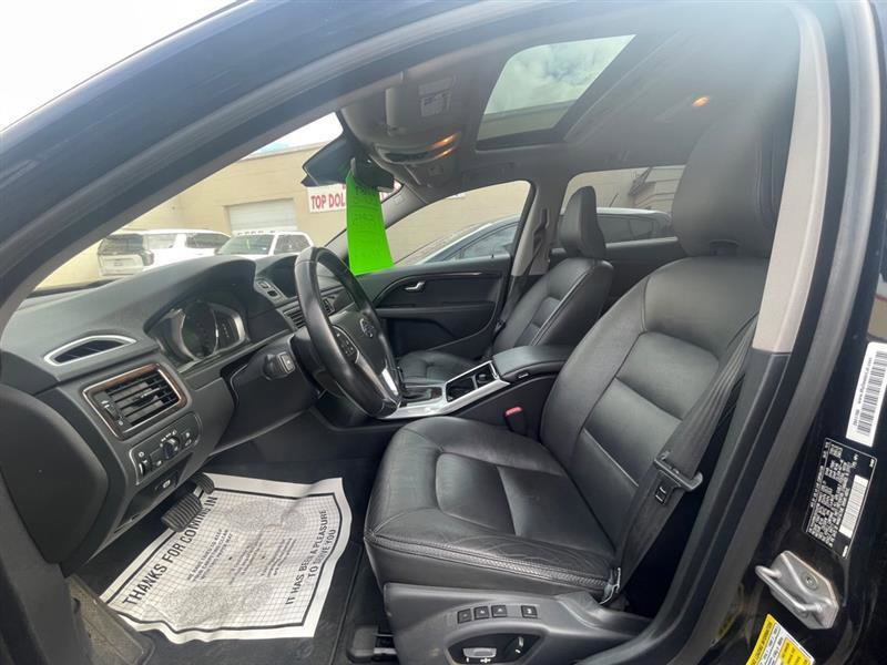 Used 2016 Volvo XC70 T5 Premier w/ Proximity Package FWD image 6