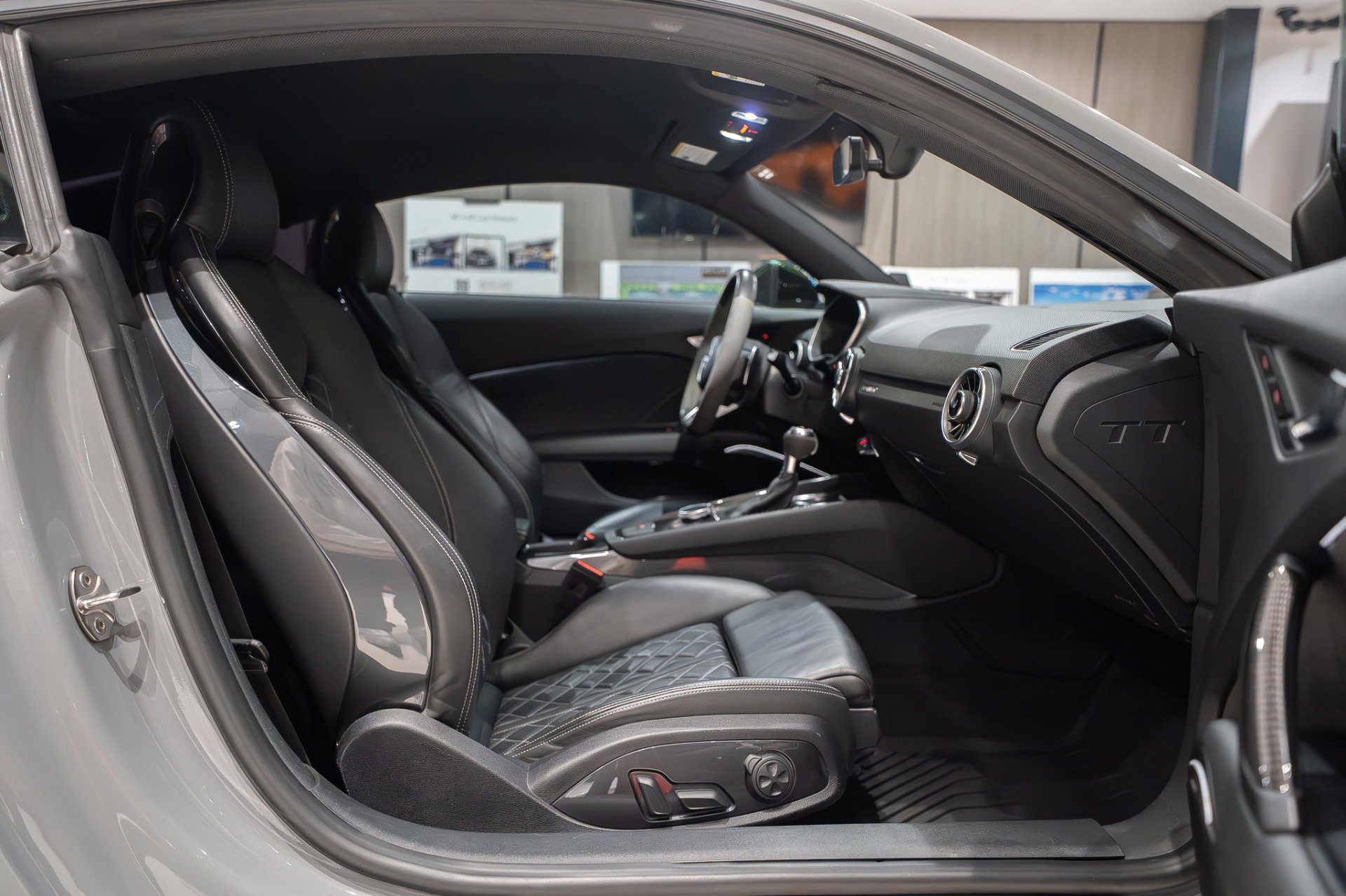 Used 2018 Audi TT RS w/ Technology Package image 25