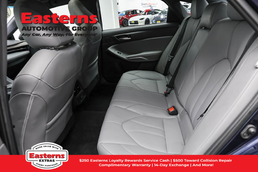 Used 2022 Toyota Avalon XLE w/ Moonroof Package FWD image 23