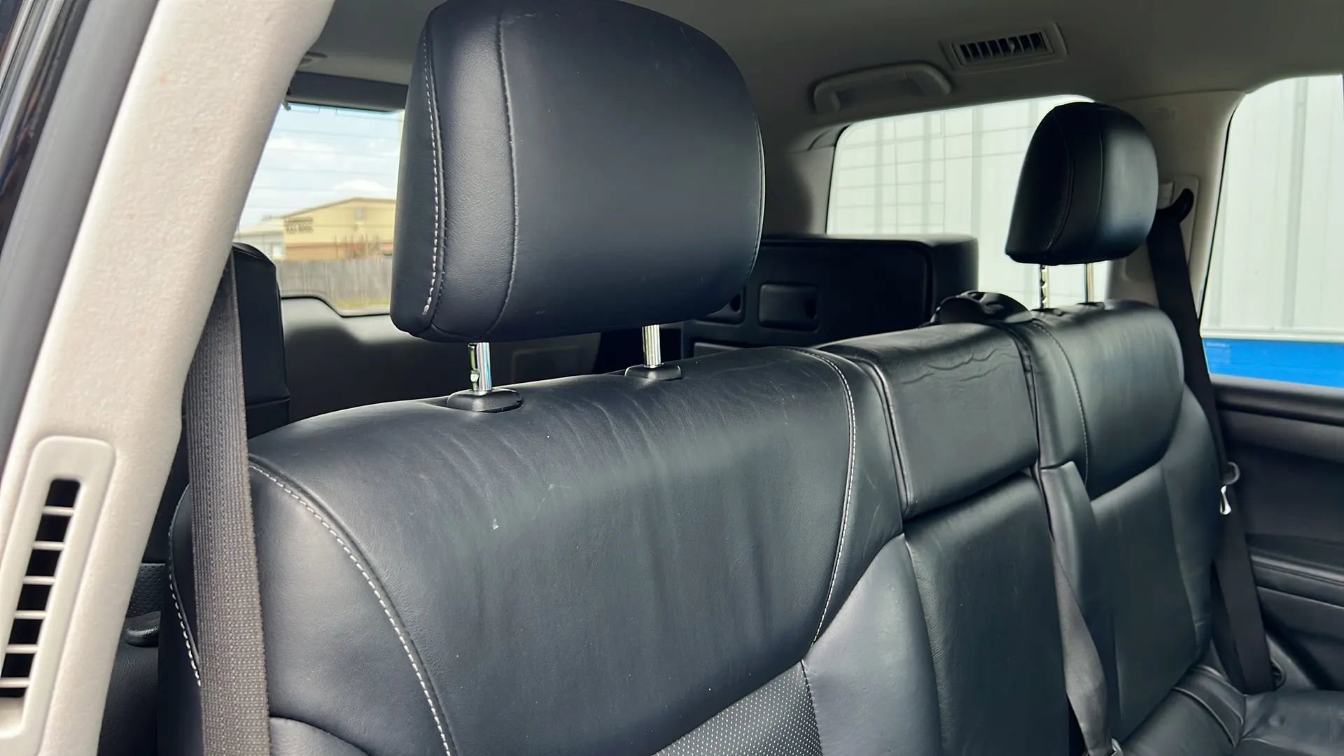 Used 2013 Lexus LX 570 4WD w/ Luxury Pkg image 20