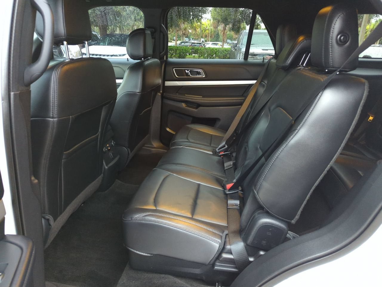 Used 2017 Ford Explorer XLT w/ Equipment Group 202A FWD image 20